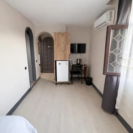 Glr Hotel *